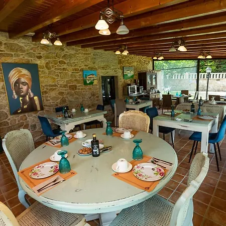 Casa De Lema Boutique Casa rural *