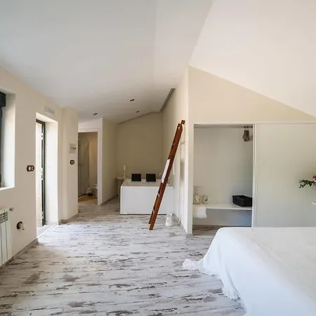 Casa De Lema Boutique *